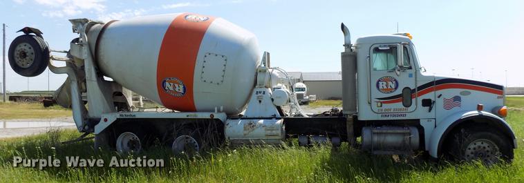 image for item DB9668 2000 Peterbilt 357 ready mix truck
