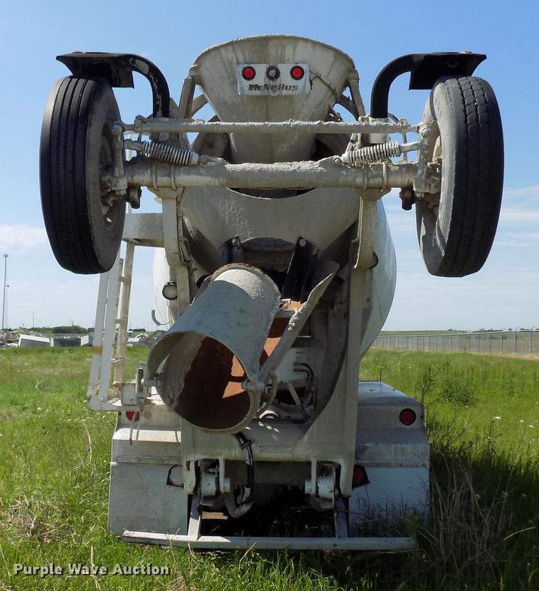 image for item DB9668 2000 Peterbilt 357 ready mix truck