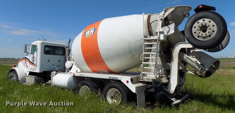 image for item DB9668 2000 Peterbilt 357 ready mix truck