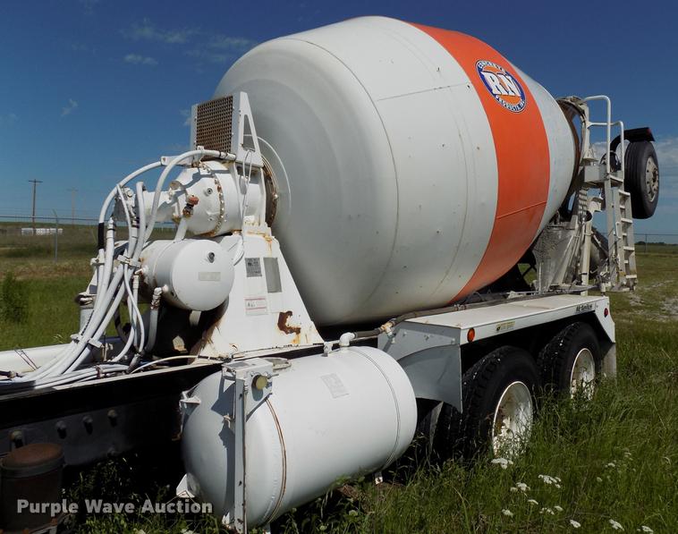 image for item DB9668 2000 Peterbilt 357 ready mix truck