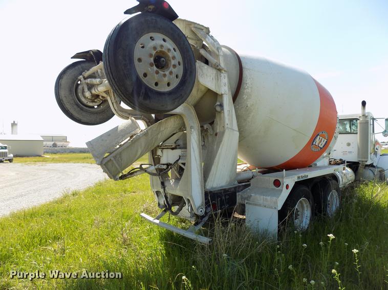 image for item DB9668 2000 Peterbilt 357 ready mix truck