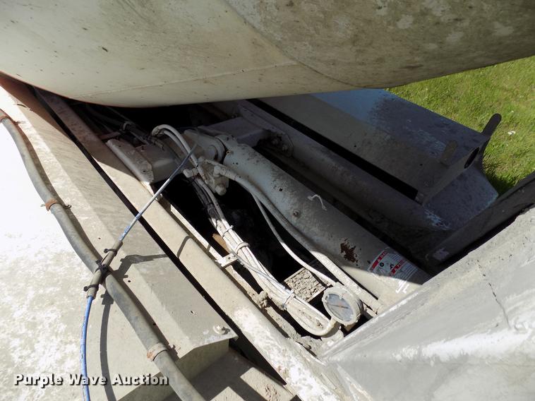 image for item DB9668 2000 Peterbilt 357 ready mix truck