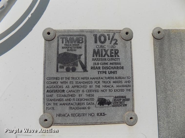 image for item DB9668 2000 Peterbilt 357 ready mix truck