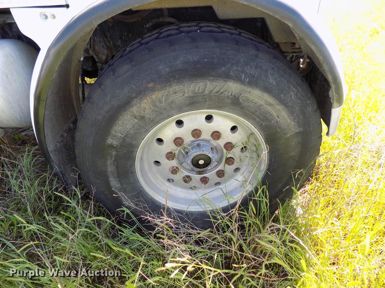 image for item DB9668 2000 Peterbilt 357 ready mix truck