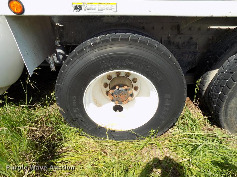 image for item DB9668 2000 Peterbilt 357 ready mix truck