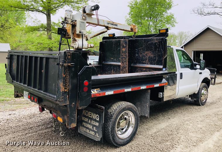 image for item DC8707 2004 Ford F450 Super Duty dump truck