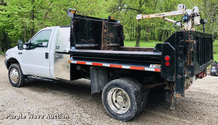 image for item DC8707 2004 Ford F450 Super Duty dump truck