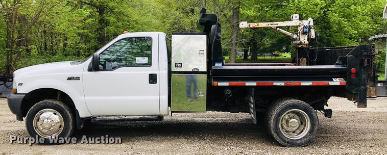 image for item DC8707 2004 Ford F450 Super Duty dump truck