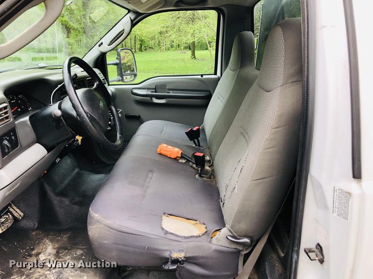 image for item DC8707 2004 Ford F450 Super Duty dump truck