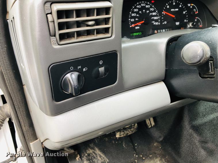 image for item DC8707 2004 Ford F450 Super Duty dump truck