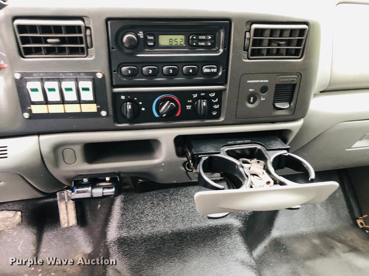 image for item DC8707 2004 Ford F450 Super Duty dump truck