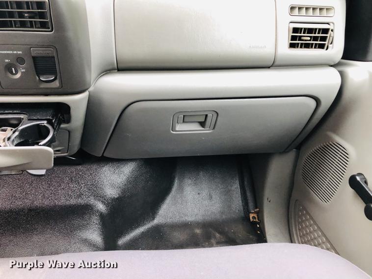 image for item DC8707 2004 Ford F450 Super Duty dump truck