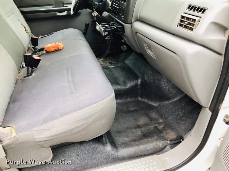 image for item DC8707 2004 Ford F450 Super Duty dump truck