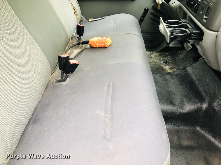 image for item DC8707 2004 Ford F450 Super Duty dump truck