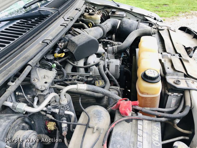 image for item DC8707 2004 Ford F450 Super Duty dump truck