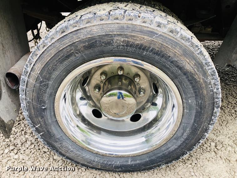 image for item DC8707 2004 Ford F450 Super Duty dump truck