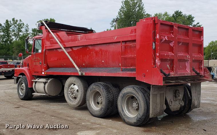 image for item DD4735 2000 Volvo WG dump truck