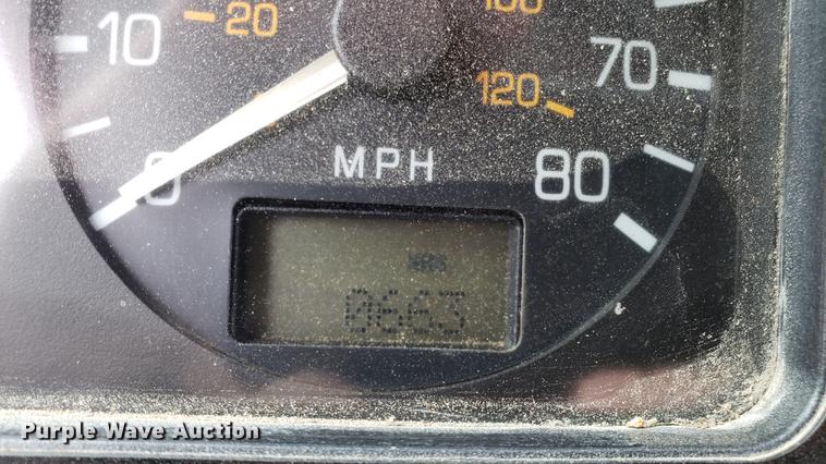 image for item DD4735 2000 Volvo WG dump truck