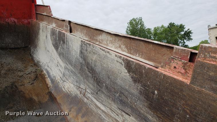 image for item DD4735 2000 Volvo WG dump truck