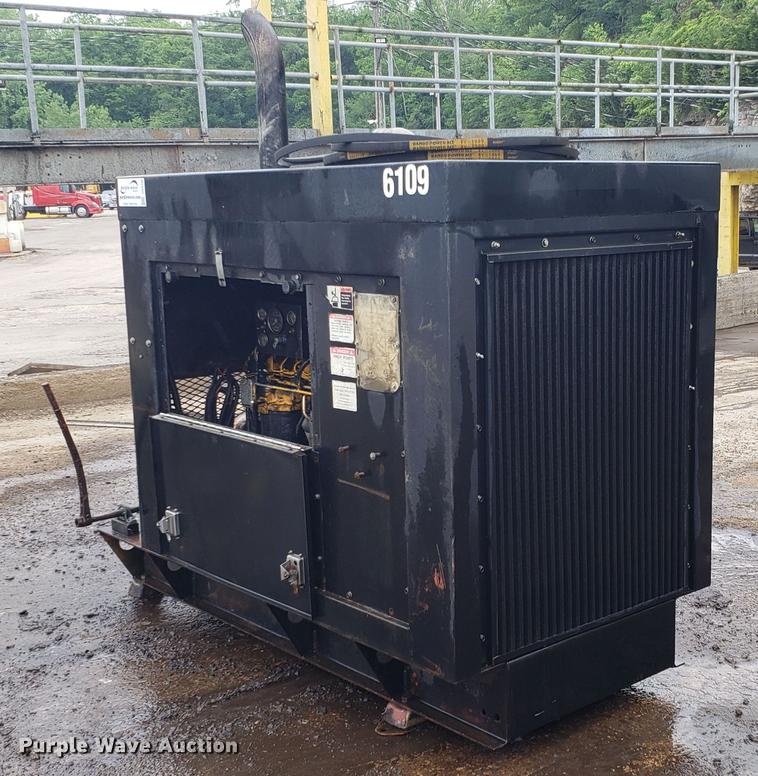 image for item DD4750 John Deere 8.1L six cylinder diesel engine