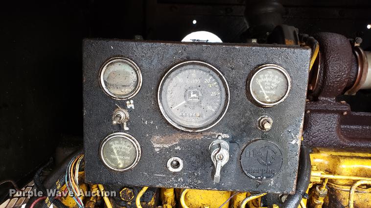 image for item DD4750 John Deere 8.1L six cylinder diesel engine