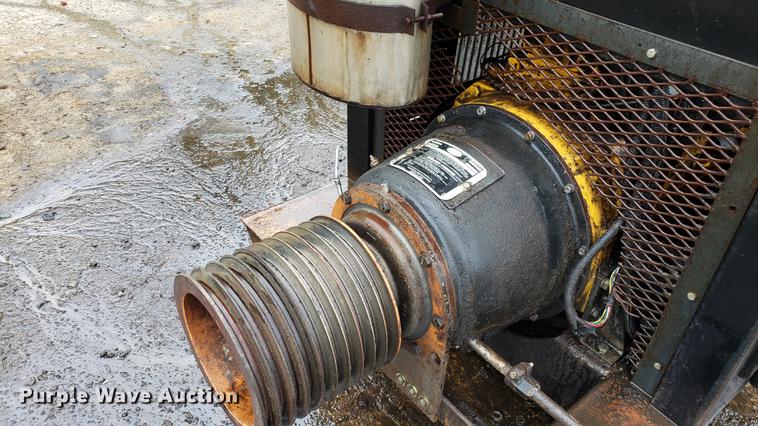 image for item DD4750 John Deere 8.1L six cylinder diesel engine