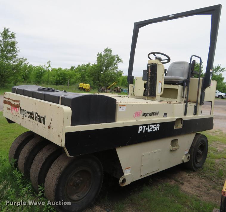 image for item DD7040 2003 Ingersoll Rand PT-125R pneumatic roller
