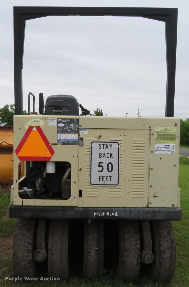 image for item DD7040 2003 Ingersoll Rand PT-125R pneumatic roller