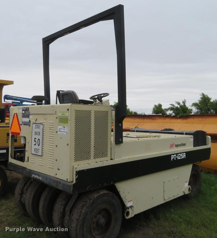image for item DD7040 2003 Ingersoll Rand PT-125R pneumatic roller