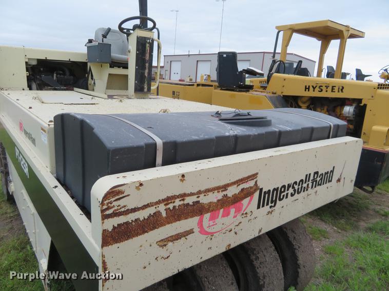 image for item DD7040 2003 Ingersoll Rand PT-125R pneumatic roller
