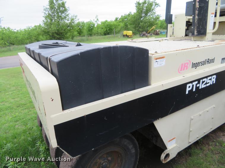 image for item DD7040 2003 Ingersoll Rand PT-125R pneumatic roller