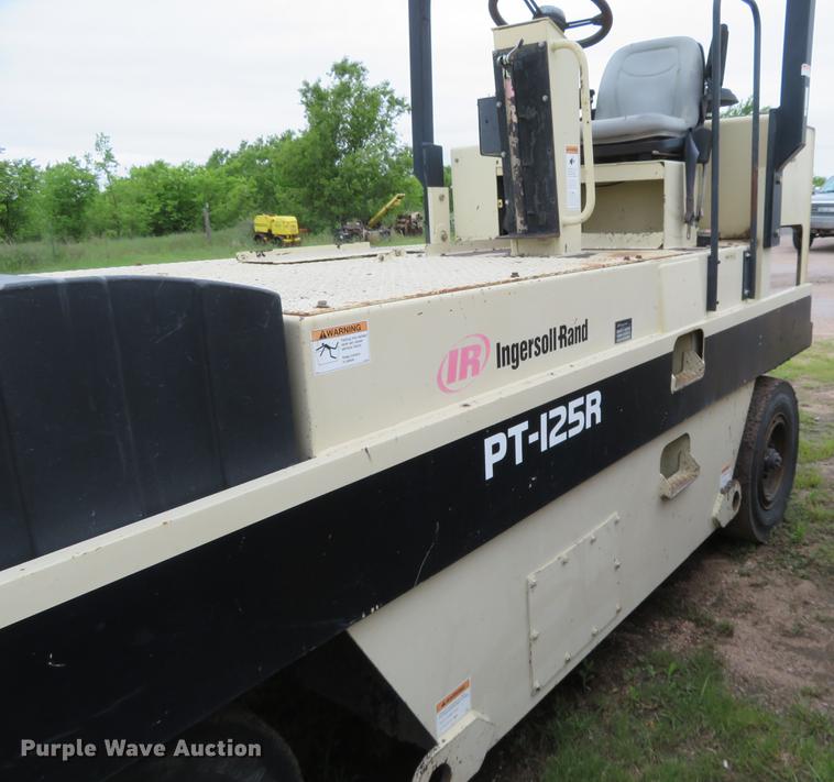 image for item DD7040 2003 Ingersoll Rand PT-125R pneumatic roller