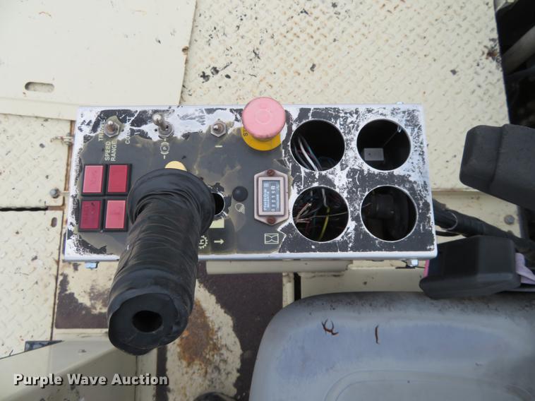 image for item DD7040 2003 Ingersoll Rand PT-125R pneumatic roller