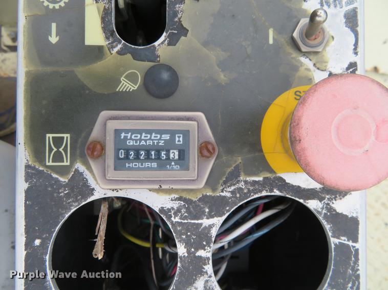 image for item DD7040 2003 Ingersoll Rand PT-125R pneumatic roller