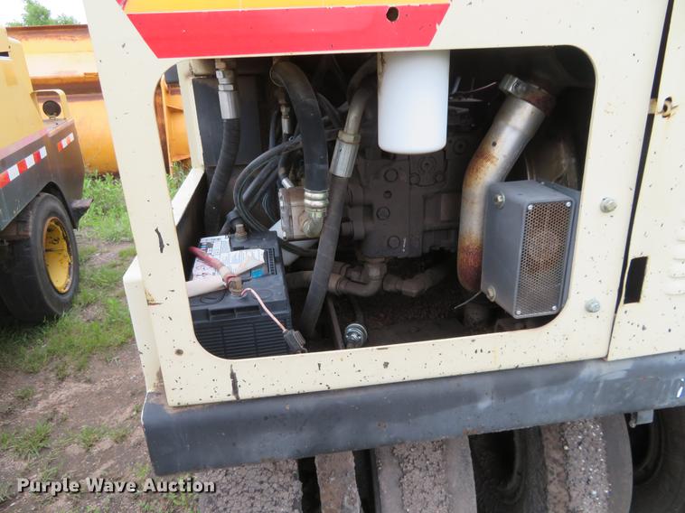 image for item DD7040 2003 Ingersoll Rand PT-125R pneumatic roller