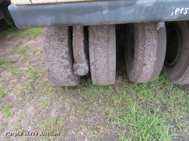 image for item DD7040 2003 Ingersoll Rand PT-125R pneumatic roller