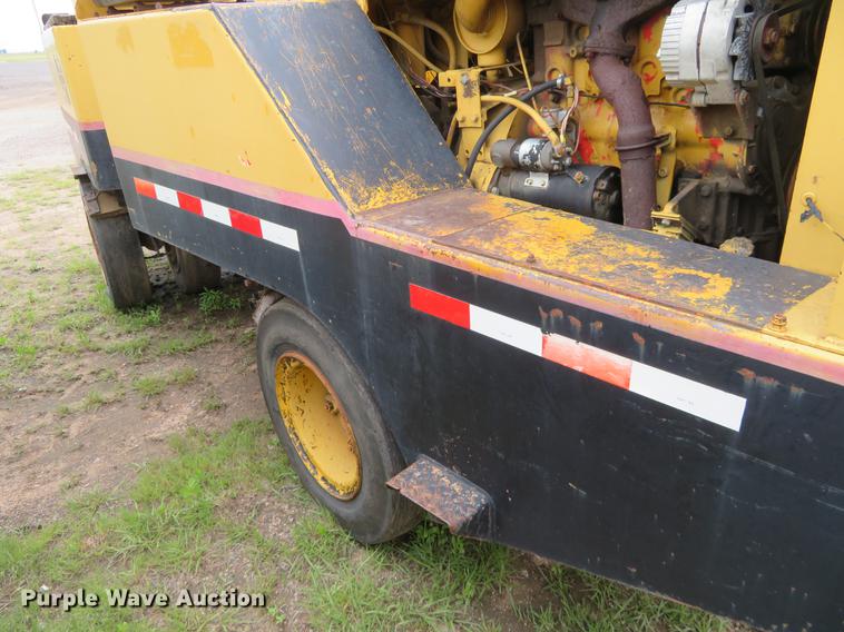 image for item DD7041 1993 Hyster C530A pneumatic roller