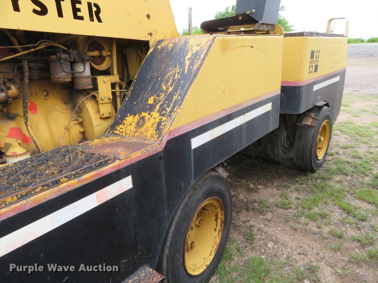 image for item DD7041 1993 Hyster C530A pneumatic roller