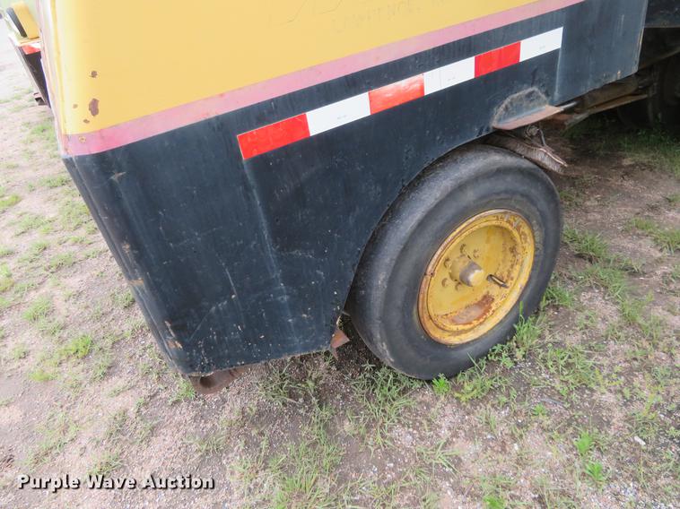 image for item DD7041 1993 Hyster C530A pneumatic roller