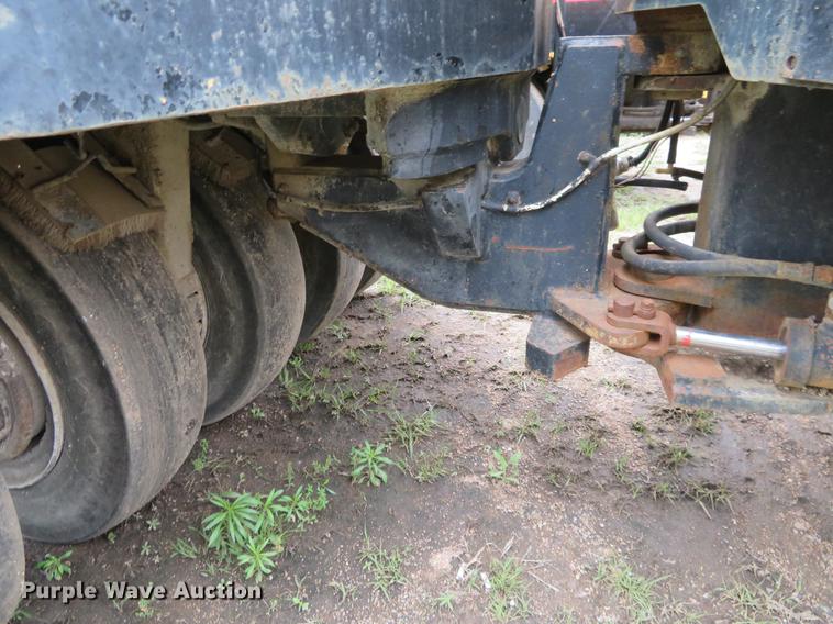 image for item DD7041 1993 Hyster C530A pneumatic roller