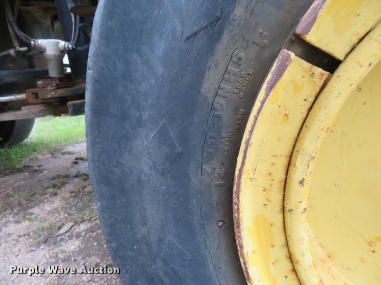 image for item DD7041 1993 Hyster C530A pneumatic roller