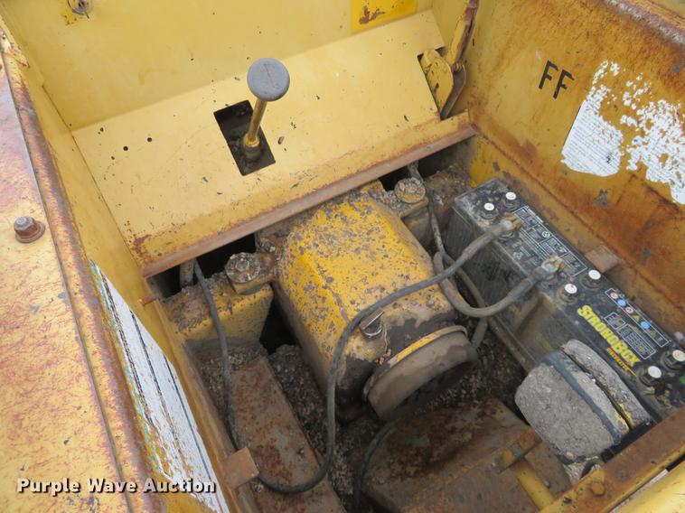 image for item DD7042 Hyster C530A pneumatic roller