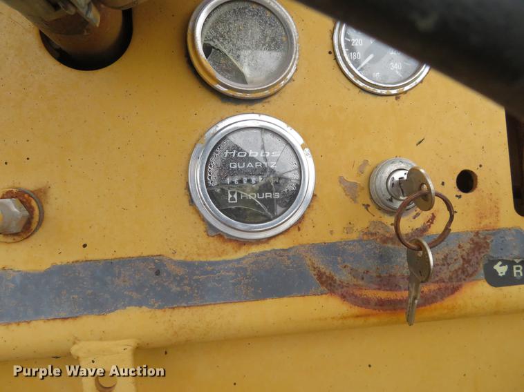 image for item DD7042 Hyster C530A pneumatic roller