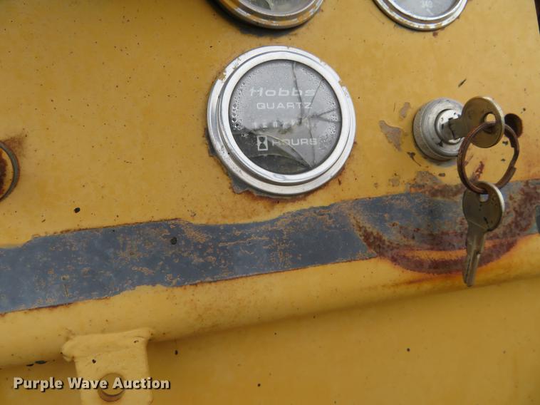 image for item DD7042 Hyster C530A pneumatic roller