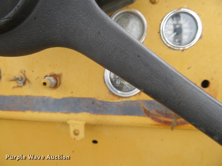 image for item DD7042 Hyster C530A pneumatic roller