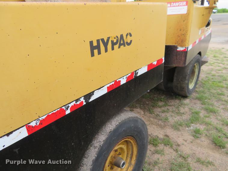 image for item DD7042 Hyster C530A pneumatic roller