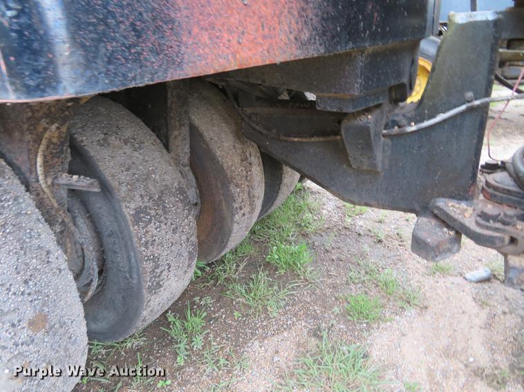 image for item DD7042 Hyster C530A pneumatic roller