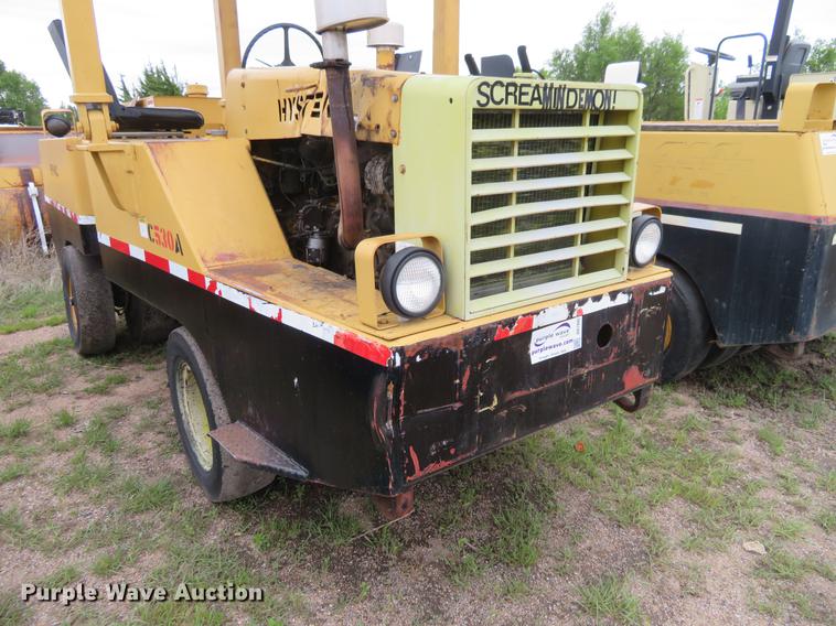 image for item DD7042 Hyster C530A pneumatic roller