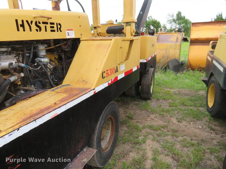 image for item DD7042 Hyster C530A pneumatic roller