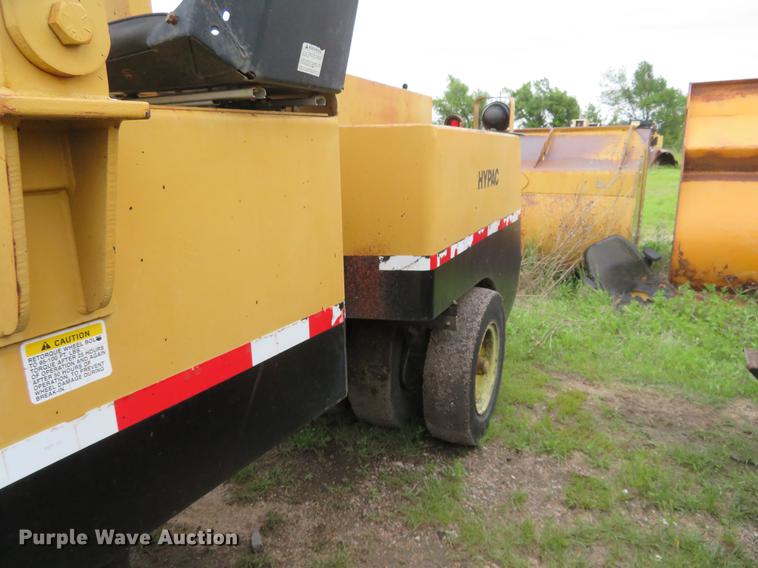 image for item DD7042 Hyster C530A pneumatic roller